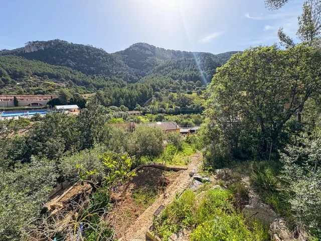 Casa de Pueblo con Jardín Escalonado y Espectaculares Vistas - foto 4