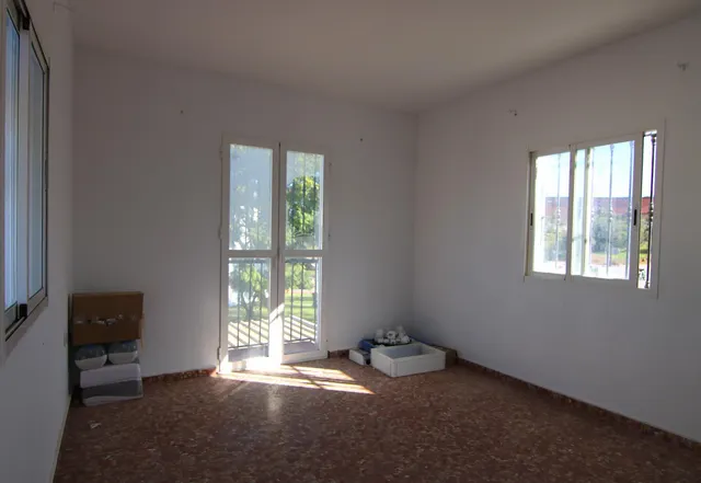 ¡OPORTUNIDAD EN COÍN! LOCAL COMERCIAL CON GRANDES POSIBILIDADES — 21