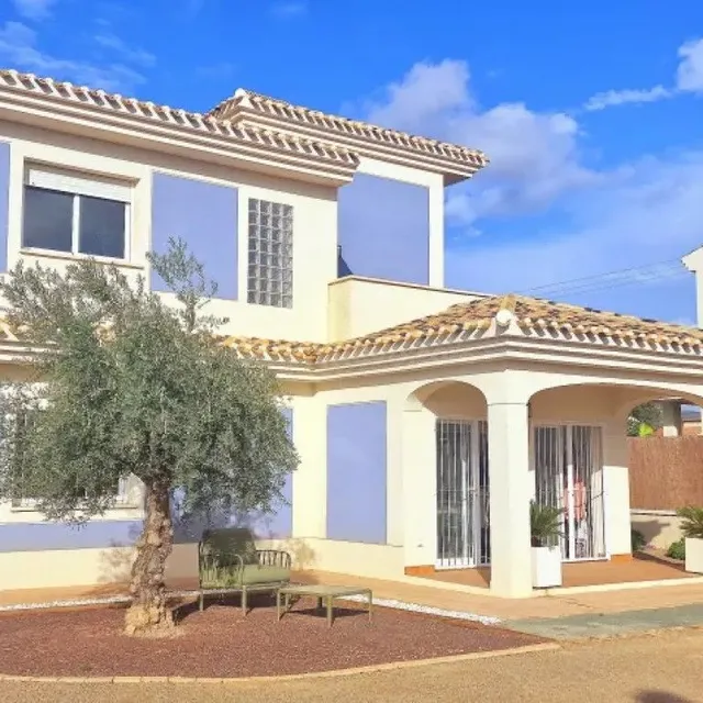 Villa Iris: Luz, amplitud y la elegancia de un hogar diseñad