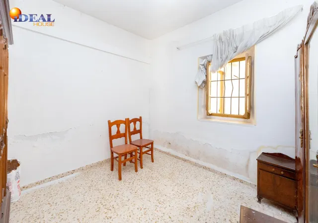 ¡CASA EN UNA SOLA PLANTA, CREA TU VIVIENDA IDEAL EN ALBOLOTE! Casa en una sola planta con patio, garaje y un gran potencial. — 17