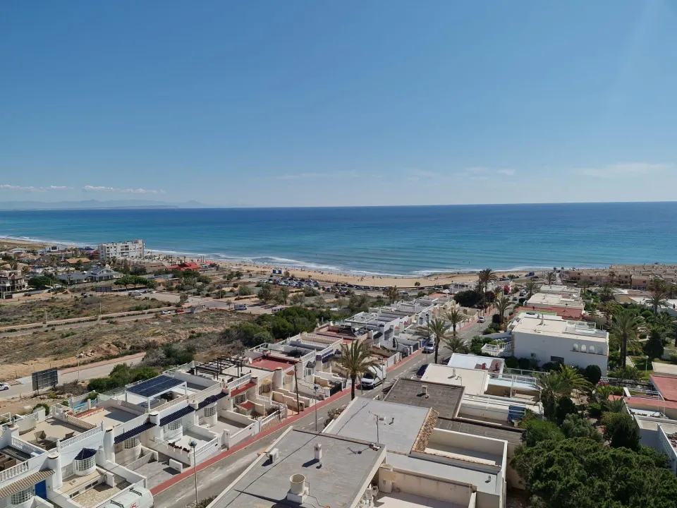Alquiler en temporada baja. Playa de La Mata
