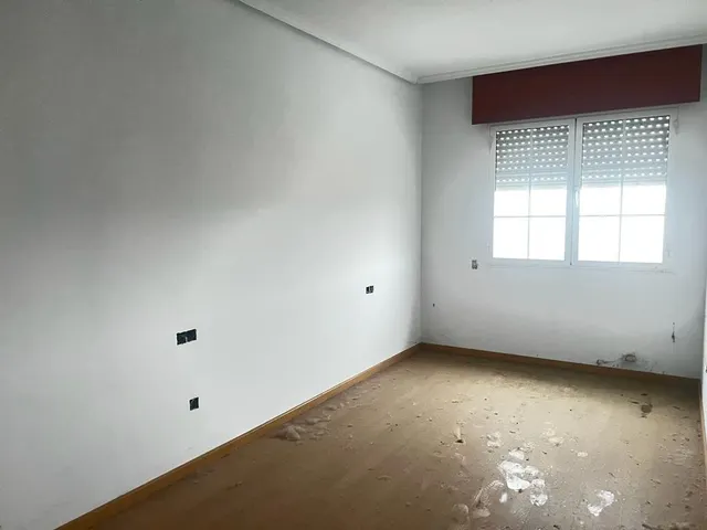 EDIFICIO EN CUATROVIENTOS — 6