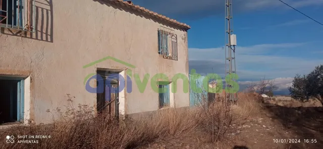 Casa de piedra para restaurar con terreno - foto 4
