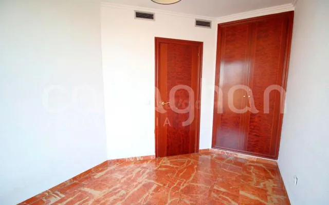 Vivienda con vistas privilegiadas en un exclusivo residencia - foto 3
