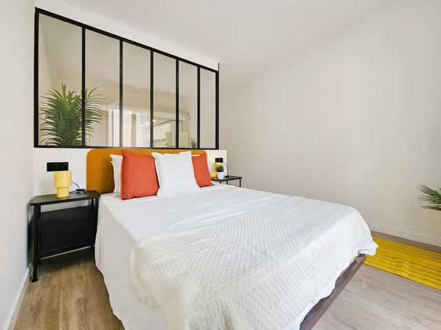 Atico con terraza privada en Calle de la Lluna (Ciutat Vella / El Raval) — 24