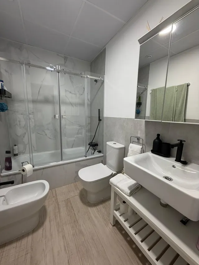 Magnifica vivienda de reciente construcción con terraza acristalada, piscina y garaje — 21
