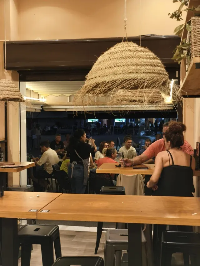 SE TRASPASA BAR FUNCIONANDO EN PLAZA CONSTITUCION — 15