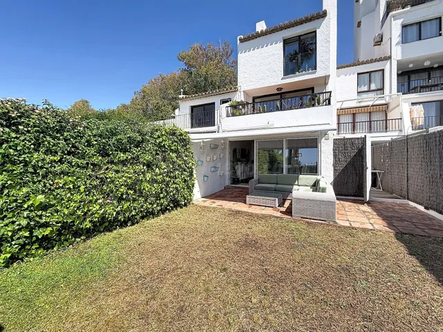 Exclusivo apartamento en primera línea de playa con acceso d - foto 2