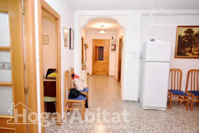 ¡UBICACIÓN IDEAL! CASA ESQUINERA Y ACOGEDORA CON TERRAZA — 2