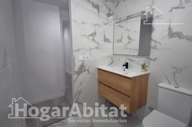 Reformado y muy bonito con balcón junto av. del maestro rodrigo — 43