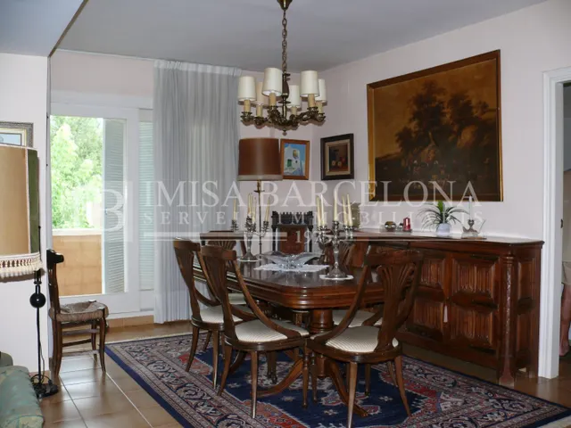 PRECIOSO PISO EN EL EXCLUSIVO COMPLEJO RESIDENCIAL LES LLOSES — 24