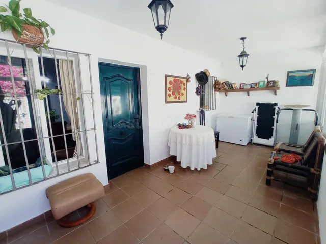 VENTA DE CHALET Y APARTAMENTO — 2