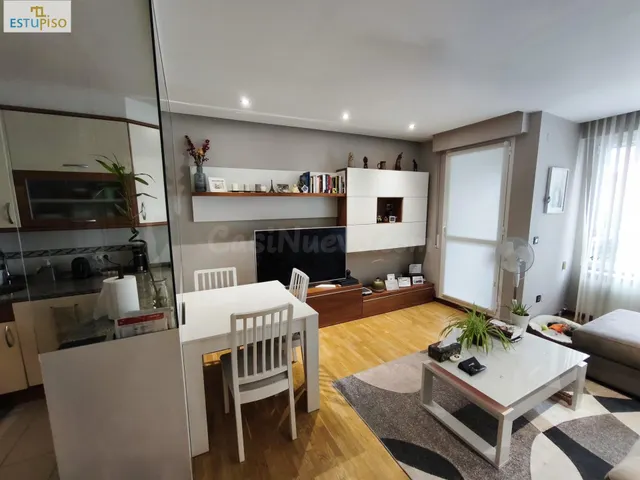 ¡TU OPORTUNIDAD EN SALBURUA! 85m2-3 habitaciones, SUR, garaje y trastero incl. - Urbanización zonas verdes  + Trastero 16m2 — 4