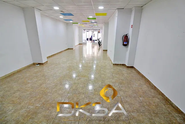 Local comercial con posibilidad de cambio a vivienda en el G