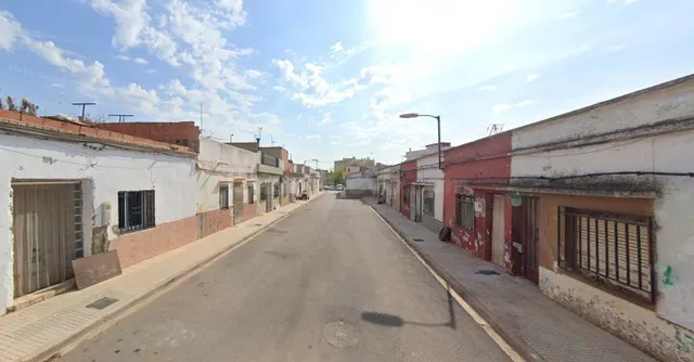 Se vende casa Adosada OKUPADA en Ermita 14 Carlet, (Valencia