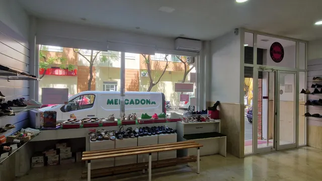 Local comercial con amplio escaparate en Puerta del Sur — 8