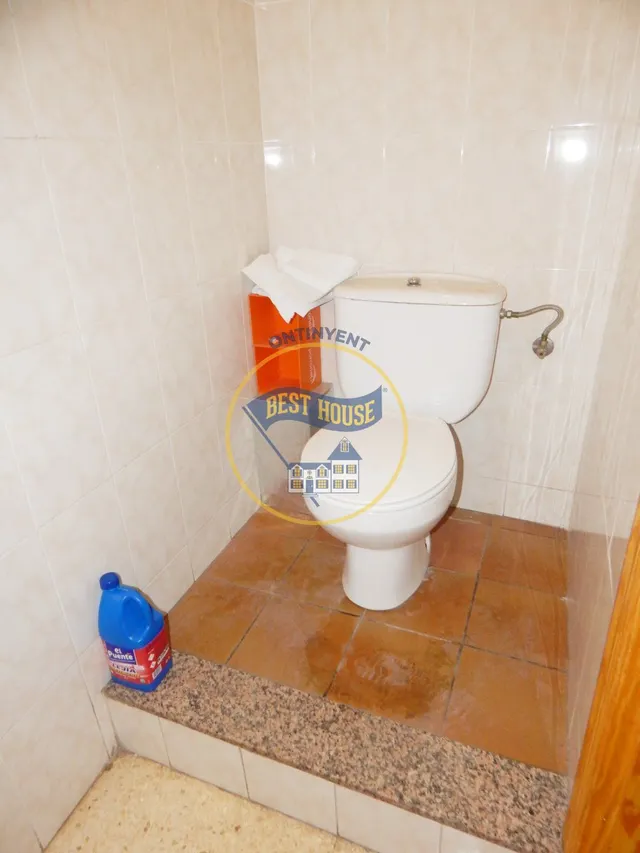 AMPLIO LOCAL COMERCIAL CON EXCELENTE UBICACIÓN EN ONTINYENT — 13