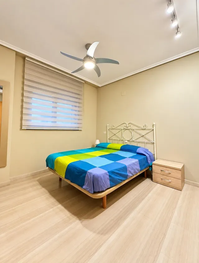 Chalet pareado de 5 habitaciones con jardín, piscina y terrazas en Paterna — 8