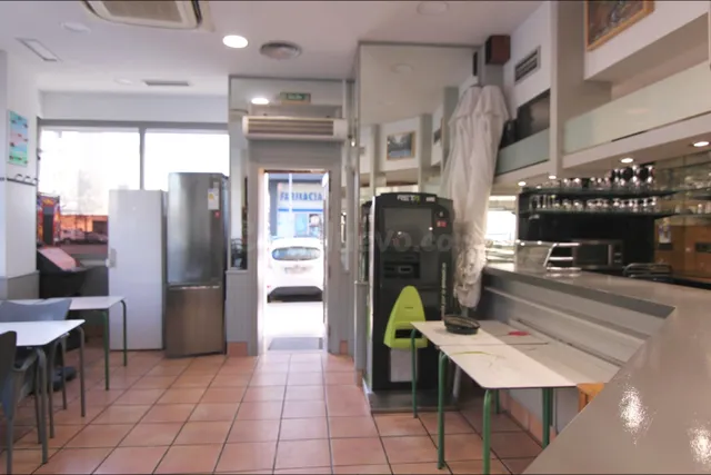 Se vende Bar con salida de humos en zona de la Vaguada - foto 5