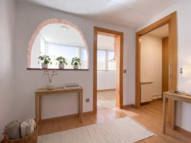 ÁTICO EXTERIOR CON TERRAZA, LUZ NATURAL Y PRIVACIDAD EN L’HOSPITALET — 35
