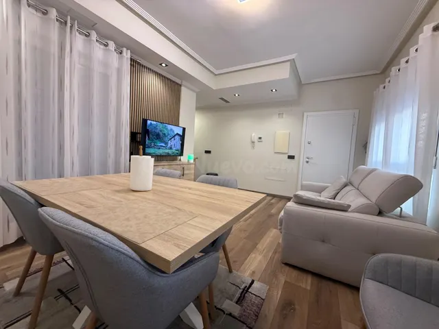 Planta baja lista para entrar a vivir con patio en El Altet  - foto 4