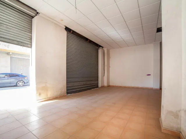 Local comercial de 169 m2 — 15