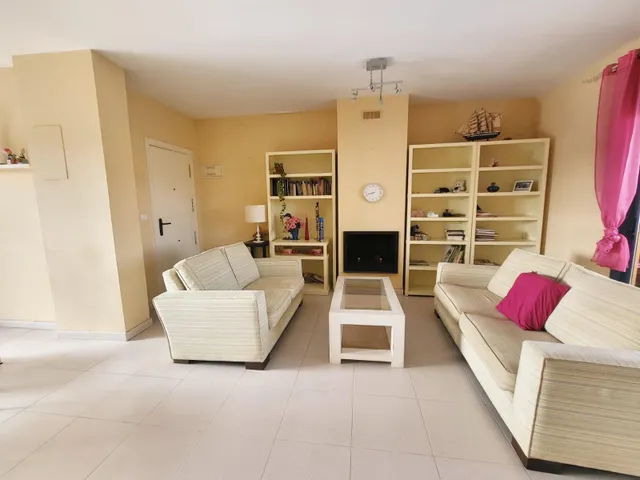 ÁTICO EXCLUSIVO CON VISTAS, TERRAZAS, PISCINA Y GARAJE – A 250 M DE LA PLAYA — 5