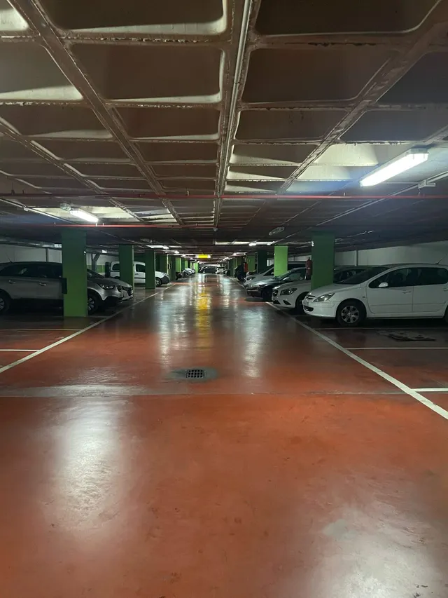 ¡Oportunidad única! Plaza de garaje en venta en Elche – Zona Plaza de Barcelona — 3