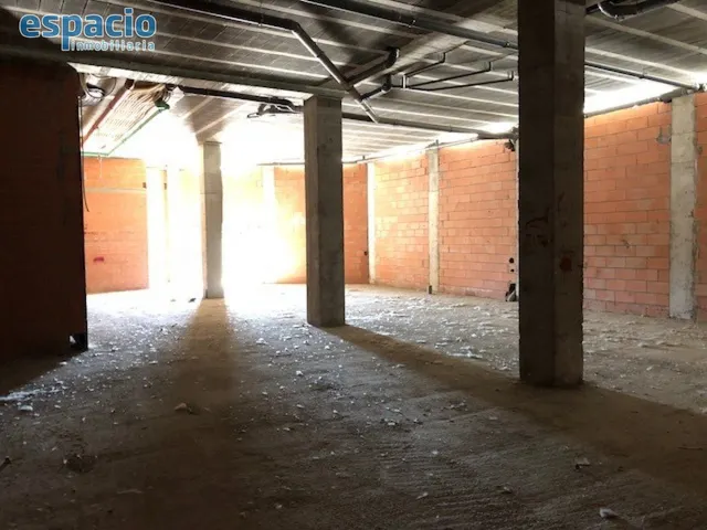 ALQUILER LOCAL EN LA ROSALEDA — 4