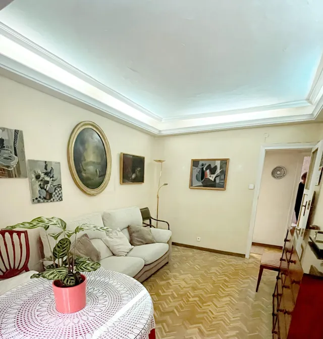 Piso en Calle Jose Villena — 10