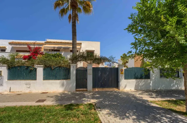 CASA EN AVD. DEL FARO, LA MAS EXCLUSIVA DE CHIPIONA, CALMA J