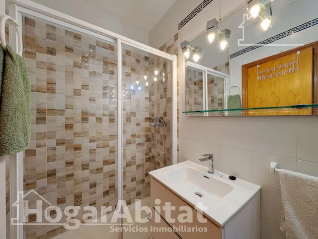 ¡PRIMERA LÍNEA DE PLAYA! PRECIOSA CASA AMPLIA EN RESIDENCIAL CON DOS TERRAZAS Y PARKING — 29