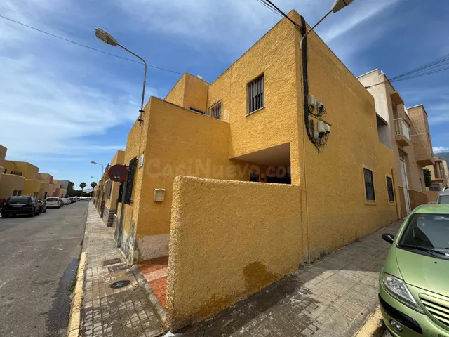 Amplia Casa Dúplex en el Centro de Santa María del Águila -  - foto 2