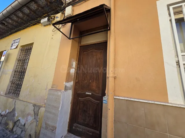 Vivienda para reformar con muchas posibilidades en Petrer — 2