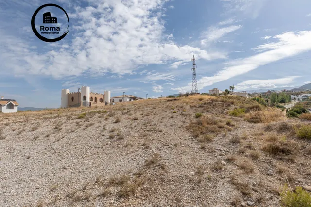 Terreno urbano de 750 m2 en Altos de La Zubia. Parcela 17, manzana M — 32