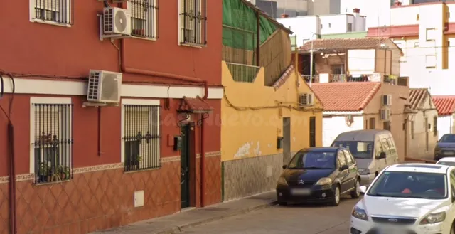Inmueble Ocupado-Sin Posesión. Casa en venta en C/ Lorenzo d - foto 3