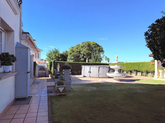 Casa con cuatro dormitorios, terrazas y amplio garaje en Oleiros — 35