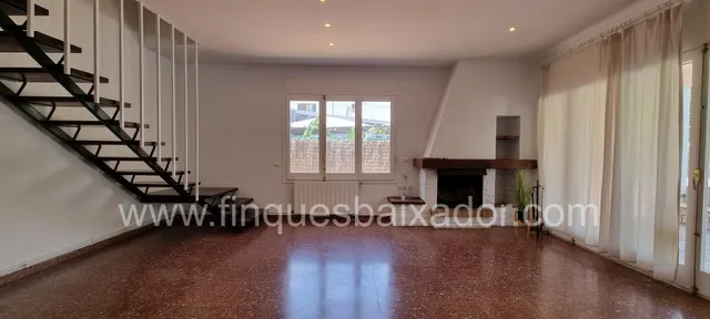 ¡FINQUES BAIXADOR PRESENTA ESTA CASA A 4 VIENTOS EN LA PLAYA! — 13