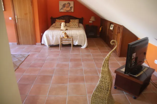 se vende casa adosada en el centro a tan solo 150 metros de la playa — 34
