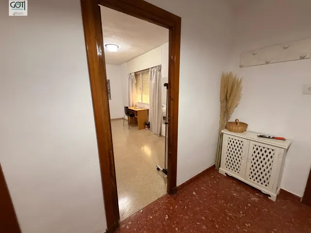 Amplio y Moderno Piso en el Corazón de Granada por €900 — 6