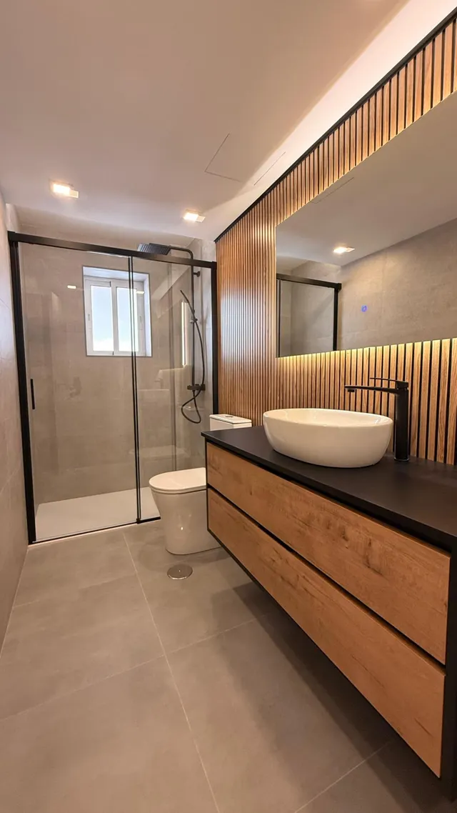 Apartamento reformado en Fuengirola, segunda línea de playa junto al puerto con licencia turística — 10