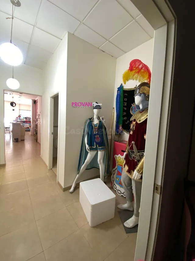 EN ELCHE, LOCAL COMERCIAL CON MOBILIARIO Y AIRE ACONDICIONAD - foto 4