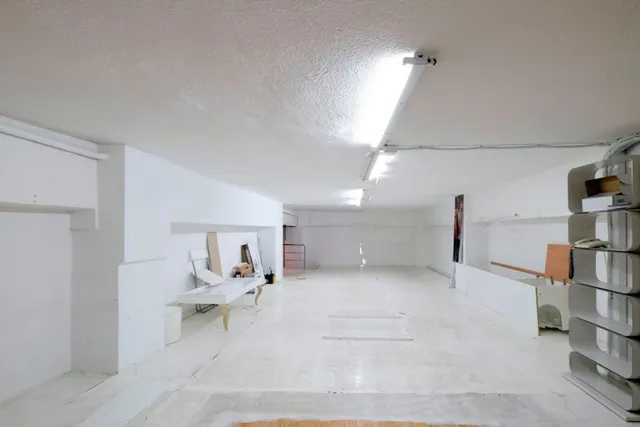 LOCAL EN PUERTA REAL-RECOGIDAS (PLAZA CAMPOVERDE) — 43