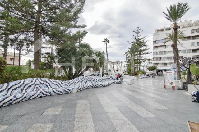 Se vende solar con proyectos y licencias de obra en Torrevieja, zona Habaneras — 25