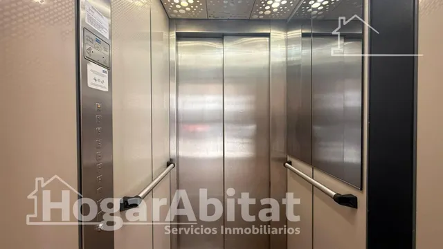 ¡OPORTUNIDAD! REFORMADO Y EXTERIOR CON ASCENSOR EN EL CENTRO — 30