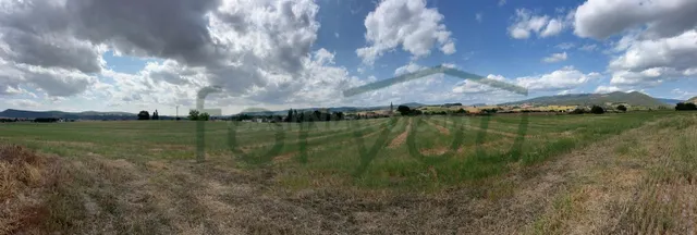 Inversión Estratégica: Terreno Industrial en La Puebla de Ar