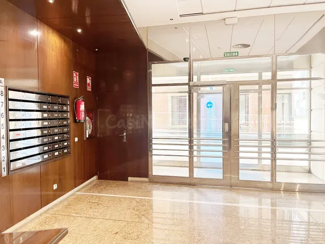 Oficina 77m² en venta - 1º Ensanche - foto 2