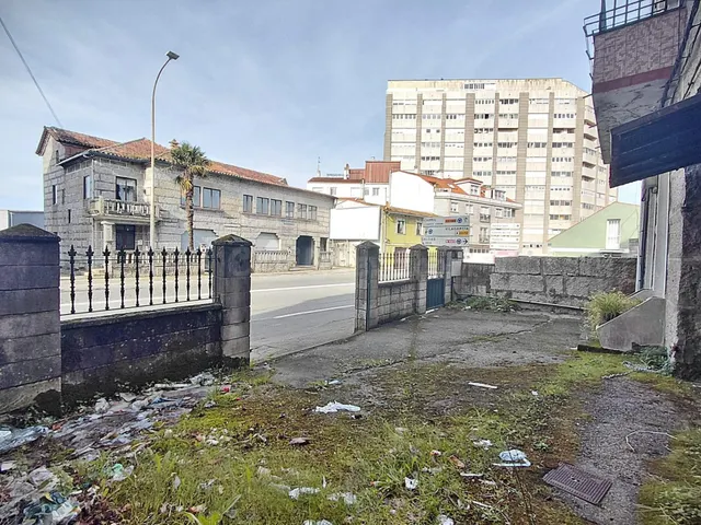LOCAL/ALMACÉN PARA REFORMAR - Avda de Cambados - Vilagarcía  - foto 3