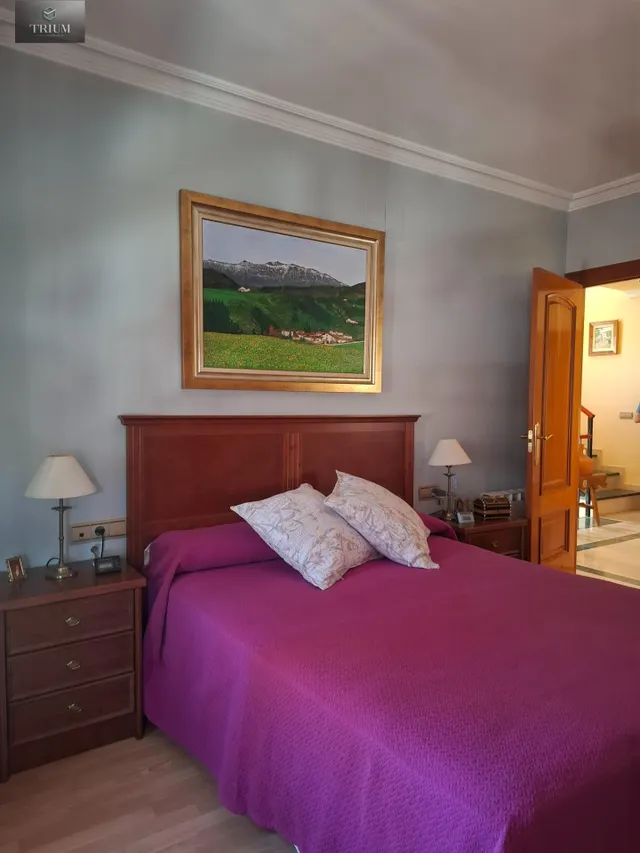 Fantástico chalet en villa argaz, junto al cc serrallo plaza — 50