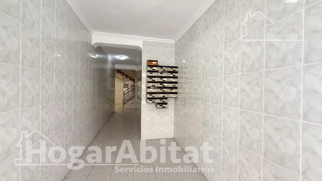 REFORMADO CON BALCÓN CERCA DEL PUERTO — 32